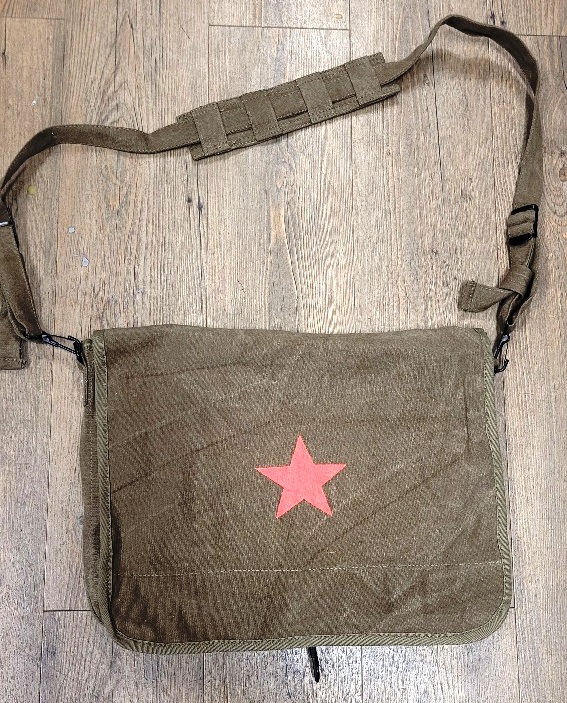 Canvas Messenger Bag, green w Red Star