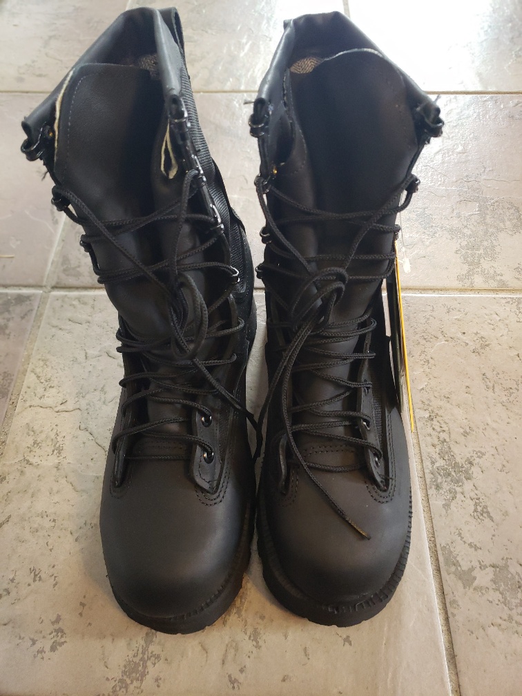 Army Boots New 7.5  Bellville