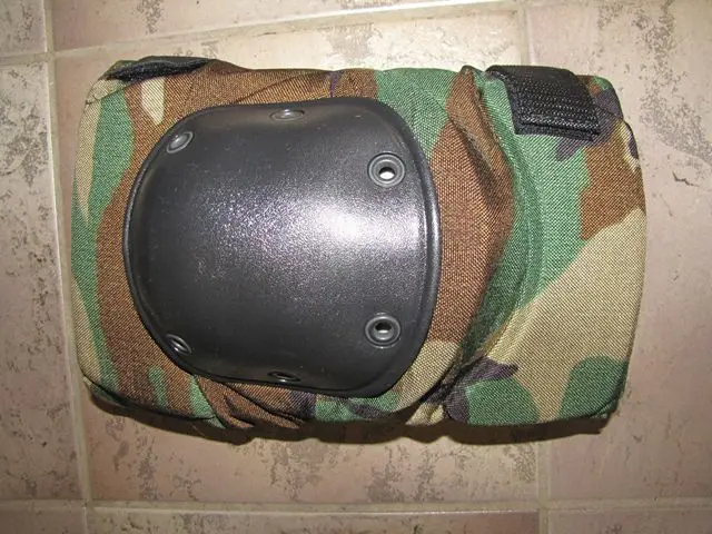 Woodland knee pads