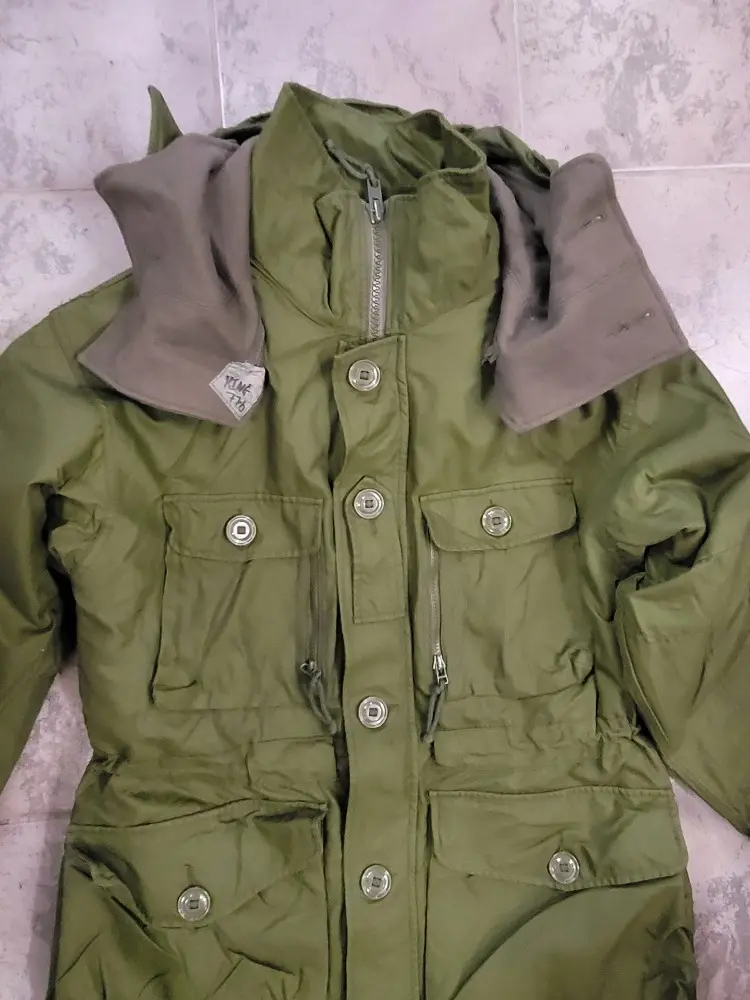 Canadian Army Combat Parka, IECS Gore-tex-Tall Small