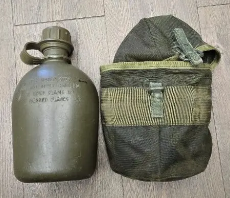Army Canteen 1 quart with 82 pattern Carrier
