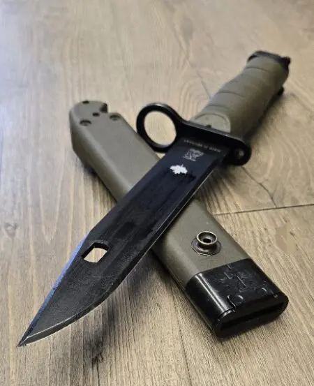Canadian Forces C7 Eickhorn Bayonet With Scabbard