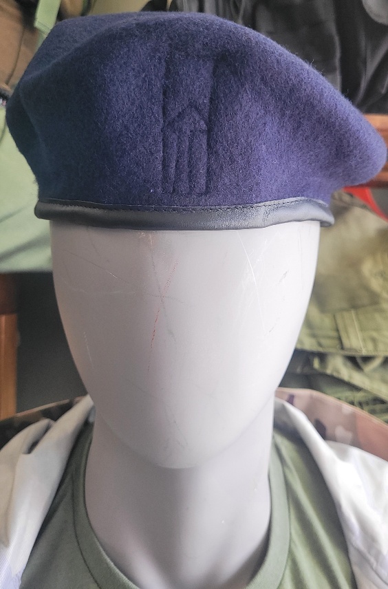 Beret Blue Wool Medium