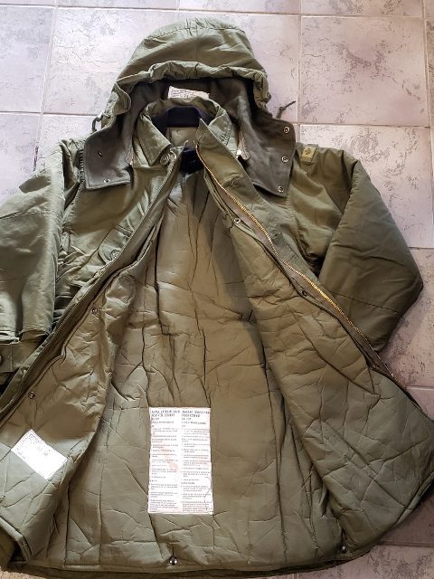 Canadian Army Combat Parka, extreme cold -REGULAR MEDIUM - Army Issue